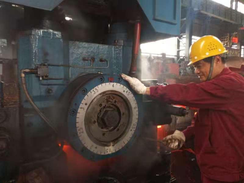 杨庚豹工作照 (1).jpg