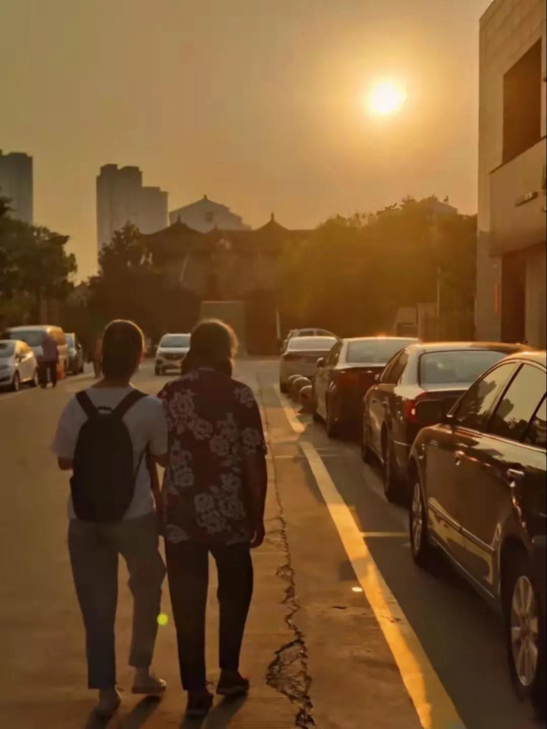 夕阳.jpg