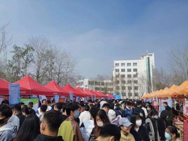 抢抓春招“黄金季” 招才引智不停歇3.jpg
