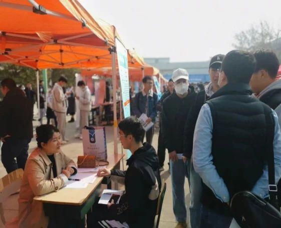 抢抓春招“黄金季” 招才引智不停歇4.jpg