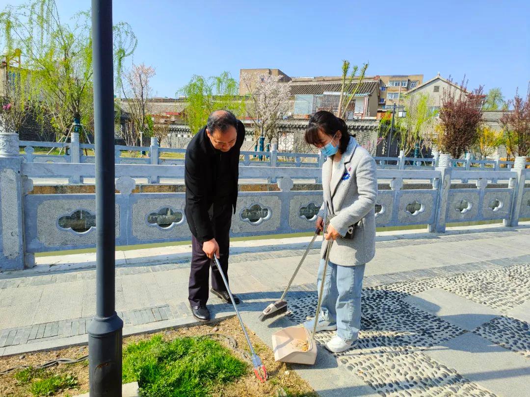 市就管中心赴环城社区开展学雷锋志愿服务活动2.jpg 市就管中心赴环城社区开展学雷锋志愿服务活动2.jpg