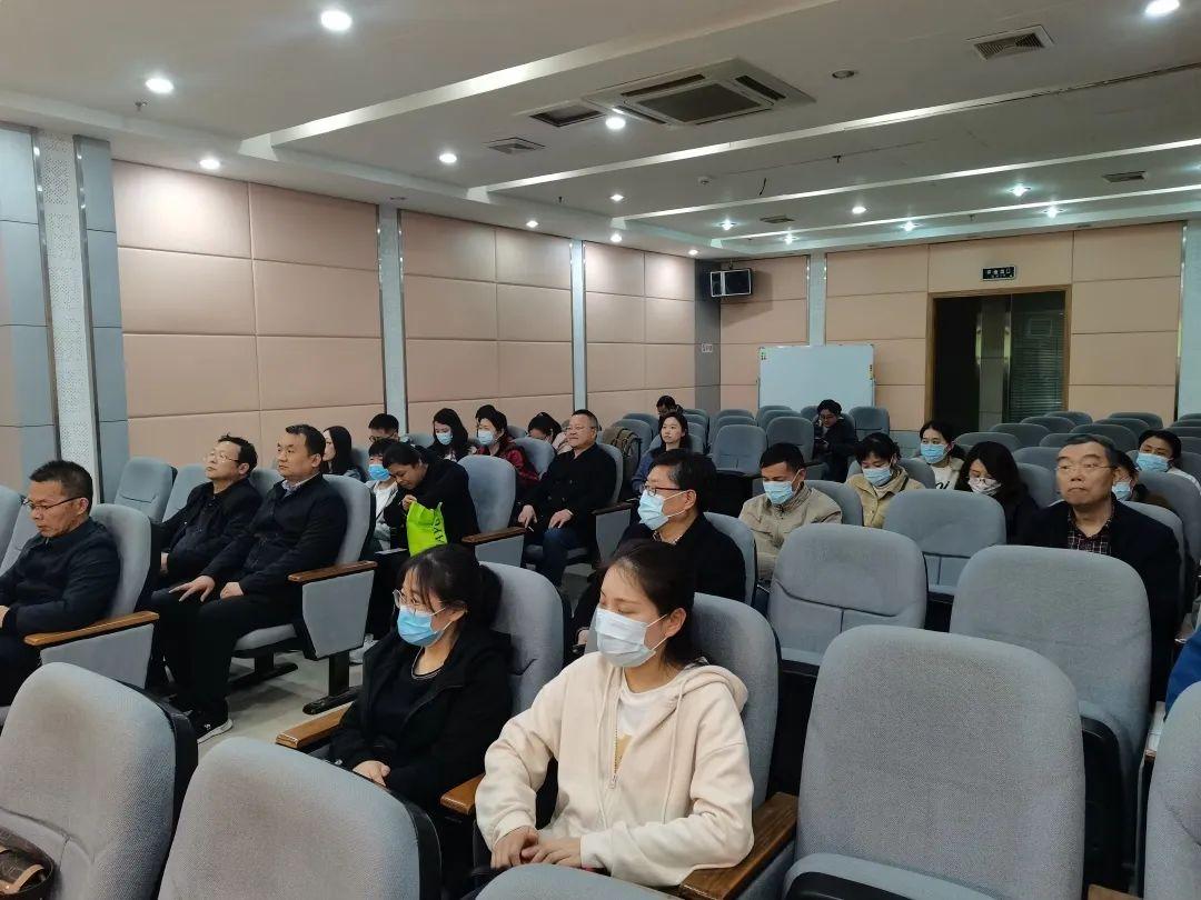 市社保中心举办“社保课堂”暨工伤保险政策解读专题培训2.jpg