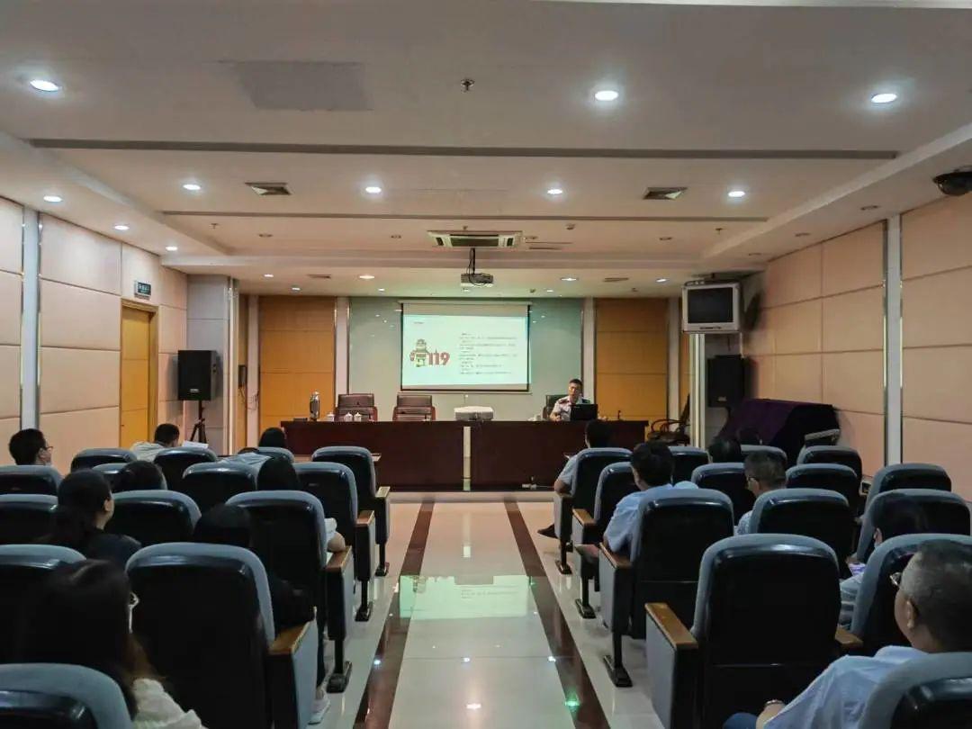 市社保中心举办第二期社保课堂暨消防安全知识专题培训会1.jpg 市社保中心举办第二期社保课堂暨消防安全知识专题培训会1.jpg