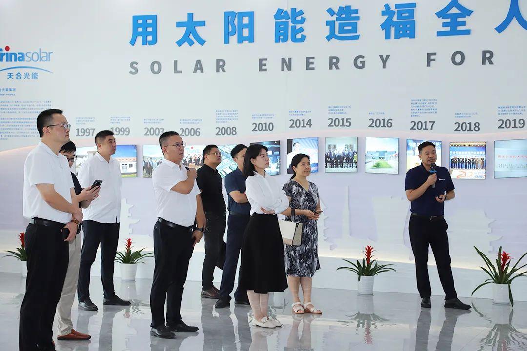 精准对接人才需求 服务重特大项目建设——2023年驻淮大中专院校就业处长企业一线行活动顺利举办2.jpg