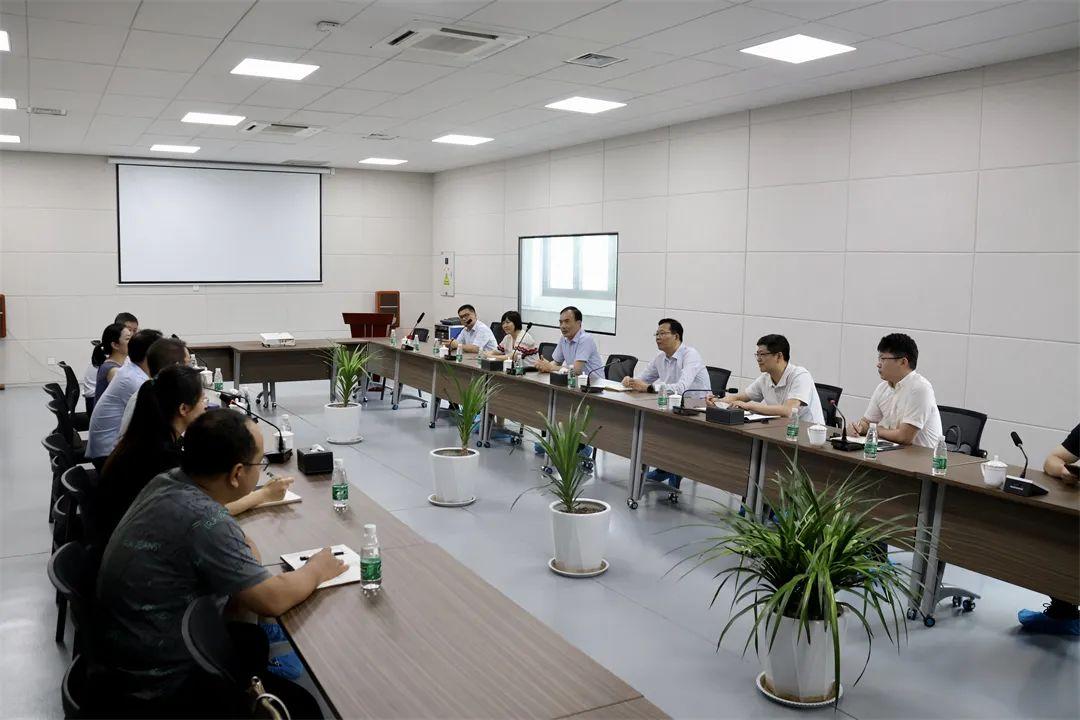 市人社局领导班子成员走进“12345”3.jpg