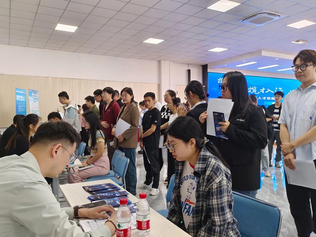 丹桂飘香迎君来 金秋引才结硕果4.jpg 丹桂飘香迎君来 金秋引才结硕果4.jpg