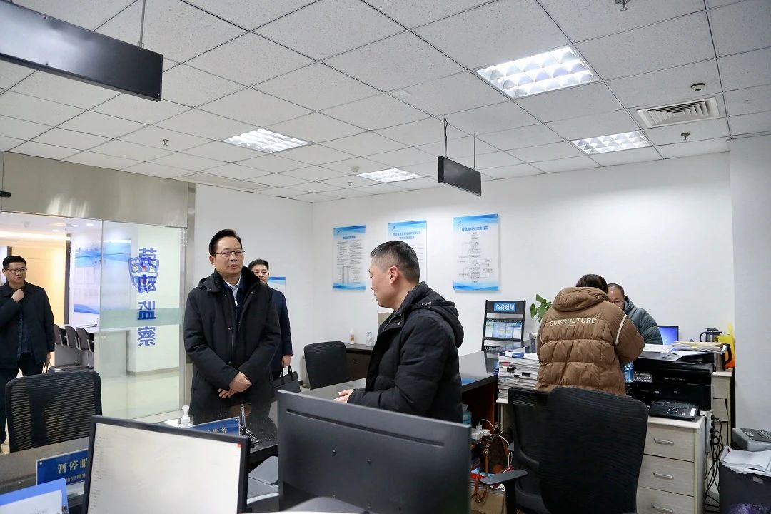 局领导督导检查安全生产和根治欠薪冬季专项行动工作.jpg 局领导督导检查安全生产和根治欠薪冬季专项行动工作.jpg